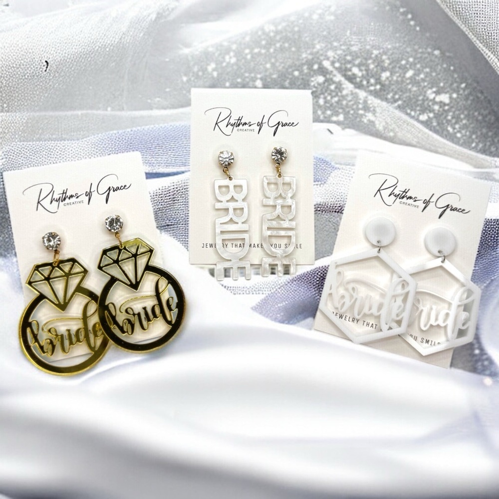 Elevate Your "I Do" Moments with Our Stunning Bride Dangle Earrings! ✨ NWT